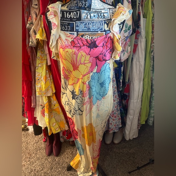 Ruffled Floral Maxi Dress - Picture 4 of 16